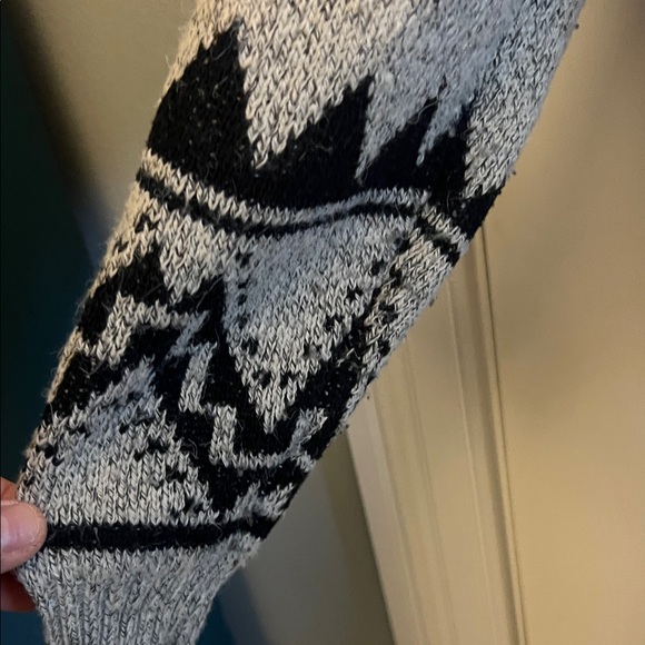 Aztec Gray Patterned Cardigan - Picture 6 of 8